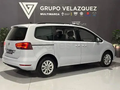 Usado Seat Alhambra Style 150 CV (110 kW) 2022 Gris / plata Monovolumen