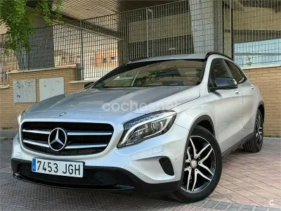 Usado Mercedes GLA220 AMG Edition 1 170 CV (125 kW) 2015 Gris / plata SUV