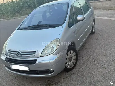 Usado Citroën Xsara Picasso Exclusive 92 CV (67 kW) 2011 Gris / plata Monovolumen