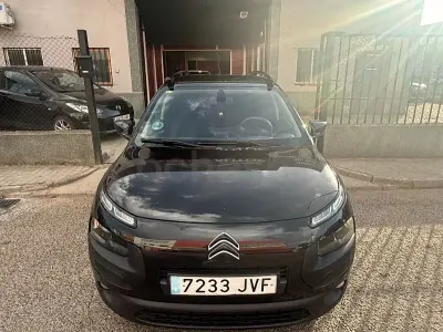 Usado Citroën C4 Shine Edition 100 CV (73 kW) 2016 Negro Berlina