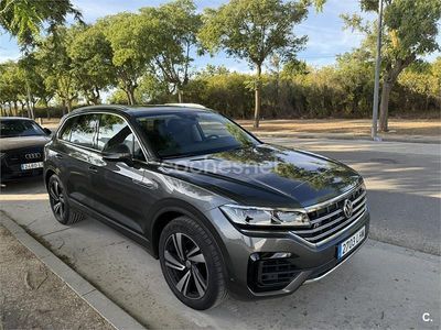 Usado VW Touareg R-line 286 CV (210 kW) 2020 Gris / plata SUV