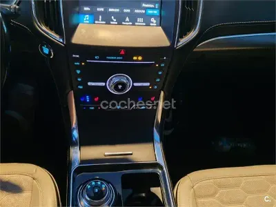 Usado Ford Edge Titanium 240 CV (176 kW) 2019 Gris / plata SUV