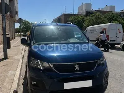 Usado Peugeot Rifter Allure 100 CV (73 kW) 2018 Azul Monovolumen