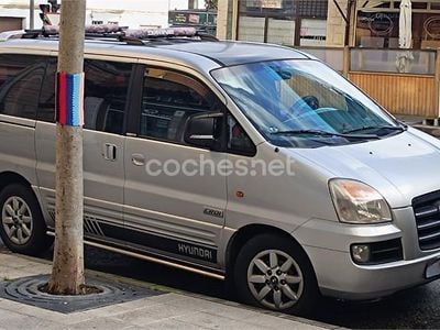 Rosa Usado 2001 Hyundai H-1 Monovolumen | 5500 €
