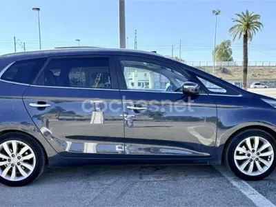 Käytetty Kia Carens 115 HP (84 kW) 2017 Sininen Tila-auto