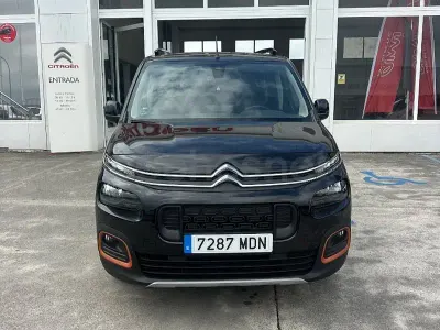 Usado Citroën Berlingo Shine 130 CV (95 kW) 2023 Negro Monovolumen