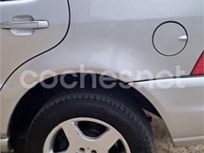 Käytetty Mercedes ML400 250 HP (183 kW) 2002 Harmaa Katumaasturi