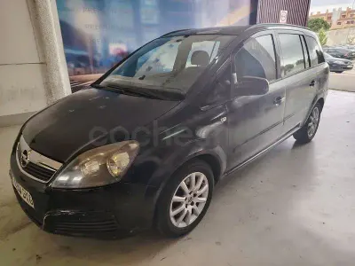 Usado Opel Zafira Cosmo 120 CV (88 kW) 2008 Negro Monovolumen
