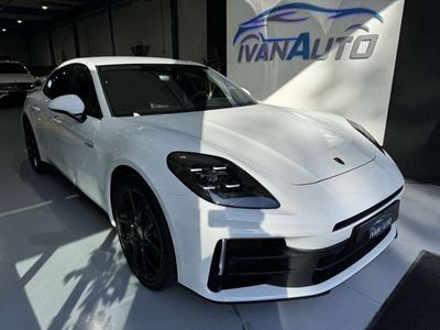 Porsche Panamera 4