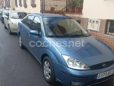 Usado Ford Focus Ghia 100 CV (73 kW) 2002 Azul Berlina