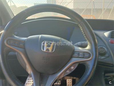 Gris / plata Usado 2010 Honda Civic Comfort Berlina | 6500 € (Un poco caro)