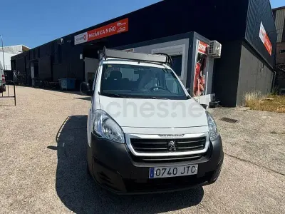 Usado Peugeot Partner Tepee Access 100 CV (73 kW) 2016 Blanco Monovolumen