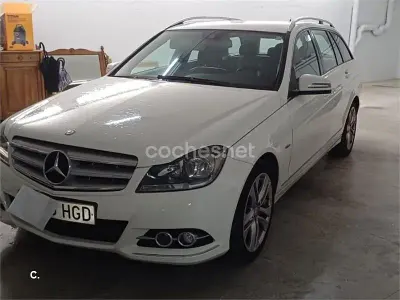 Usado Mercedes C220 Avantgarde 170 CV (125 kW) 2011 Blanco Familiar