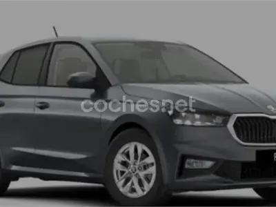 Usado Skoda Fabia Selection 80 CV (58 kW) 2024 Gris / plata Utilitario