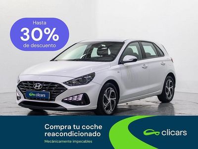 Usado Hyundai i30 120 CV (88 kW) 2022 Blanco Berlina