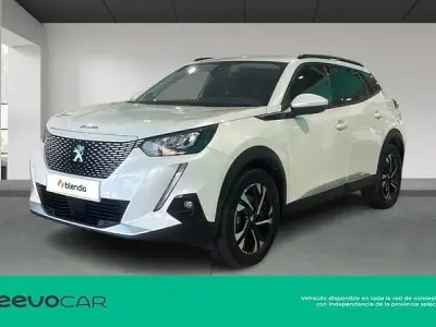 Usado Peugeot e-2008 Allure 100 kW (136 CV) 2021 Blanco SUV