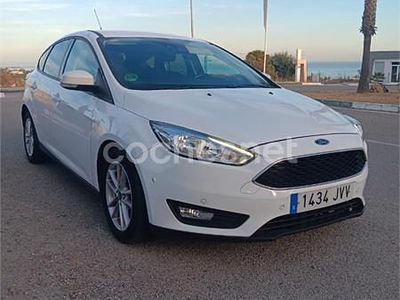 Blanco Usado 2016 Ford Focus Trend Berlina | 9900 € (Precio justo)
