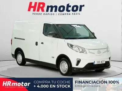 Usado Maxus eDeliver 3 89 kW (122 HP) 2022 Branco Van