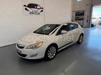 Blanco Usado 2012 Opel Astra Excellence Berlina | 5500 € (Precio justo)