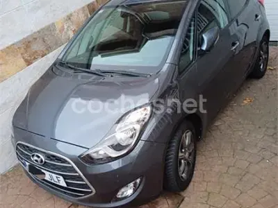 Usado Hyundai ix20 Style 115 CV (84 kW) 2016 Gris / plata Utilitario