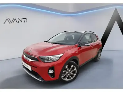 Usado Kia Stonic 120 CV (88 kW) 2018 Rojo SUV