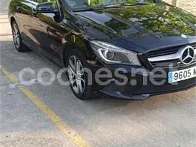 Usado Mercedes CLA200 Shooting Brake 136 CV (100 kW) 2015 Negro Familiar