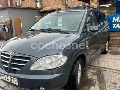 Usado SsangYong Rodius Limited 165 CV (121 kW) 2006 Gris / plata Monovolumen