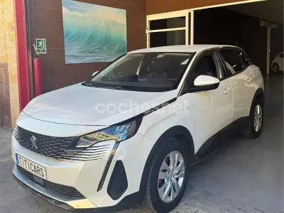 Usado Peugeot 3008 Allure 130 CV (95 kW) 2021 Blanco SUV