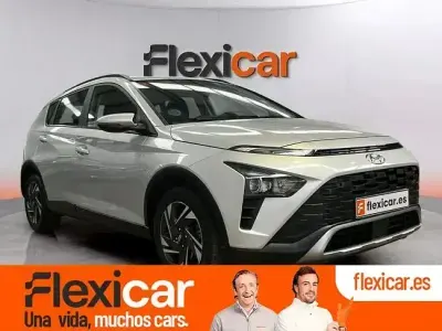 Usado Hyundai Bayon 100 CV (73 kW) 2021 Gris SUV
