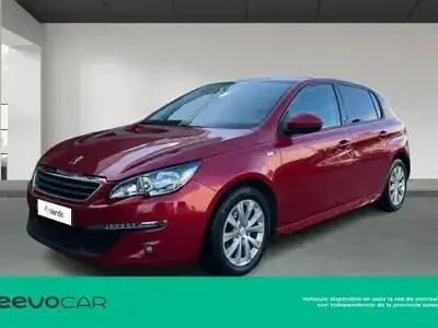 Usado Peugeot 308 Style 110 CV (80 kW) 2015 Rojo