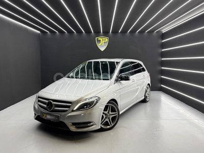 Usado Mercedes B180 109 CV (80 kW) 2013 Gris / plata Monovolumen