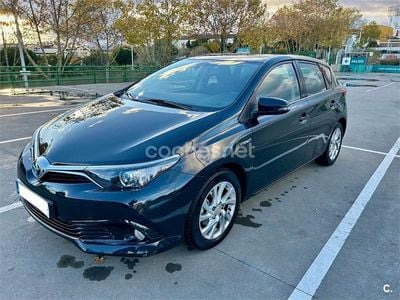 Toyota Auris Hybrid