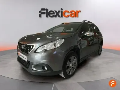 Usado Peugeot 2008 Allure 100 CV (73 kW) 2017 Gris SUV