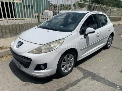 Begagnad Peugeot 207 70 HK (51 kW) 2010 Vit Sedan