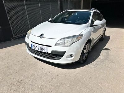 Blanco Usado 2010 Renault Mégane III Dynamique Berlina | 6400 € (Precio justo)