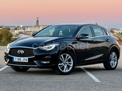 Infiniti Q30