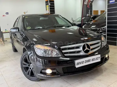 Usado Mercedes C220 Avantgarde 170 HP (125 kW) 2010 Preto Sedan