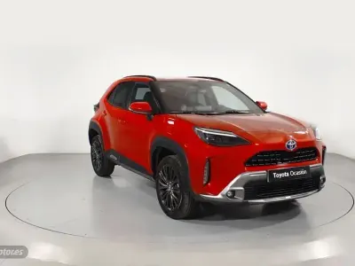 Usado Toyota Yaris Cross 116 CV (85 kW) 2024 Rojo SUV