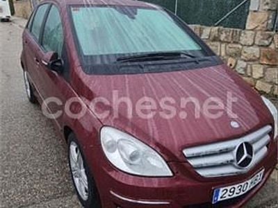 Usado Mercedes B160 95 CV (69 kW) 2011 Rojo Monovolumen