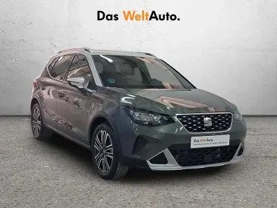 Usado Seat Arona Xperience 115 CV (84 kW) 2025 Gris / plata SUV