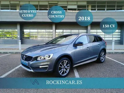 Usado Volvo V60 CC Summum 150 CV (110 kW) 2018 Gris / plata Familiar