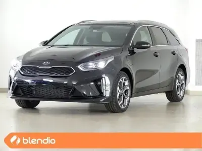 Usado Kia Ceed 141 CV (103 kW) 2022 Negro Utilitario