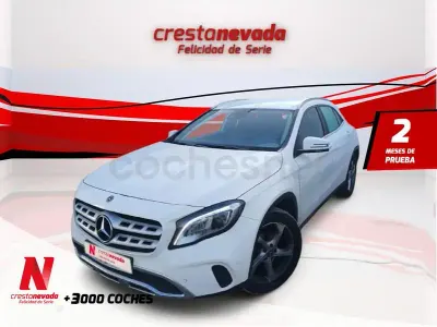 Käytetty Mercedes GLA180 122 HP (89 kW) 2019 Valkoinen Katumaasturi