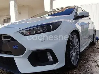 Używany Ford Focus RS 350 KM (257 kW) 2017 Biały Sedan/Limuzyna