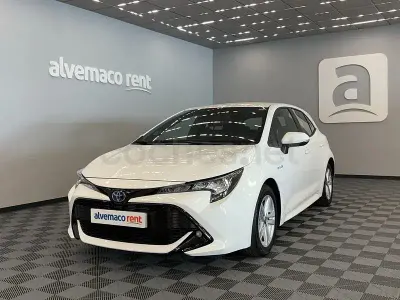 Usado Toyota Corolla Active 122 CV (89 kW) 2021 Blanco Berlina