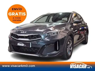 Usado Kia XCeed 100 CV (73 kW) 2024 Gris / plata SUV