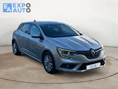 Usado Renault Mégane Business 110 CV (80 kW) 2016 Gris / plata Berlina
