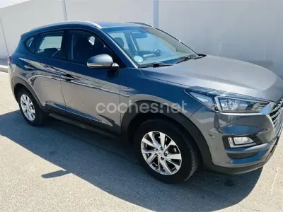 Usado Hyundai Tucson 132 CV (97 kW) 2018 Gris / plata SUV