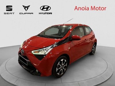Usado Toyota Aygo X-play 72 CV (52 kW) 2020 Rojo Utilitario