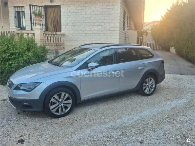 Usado Seat Leon ST 4Drive 184 CV (135 kW) 2015 Gris / plata Familiar